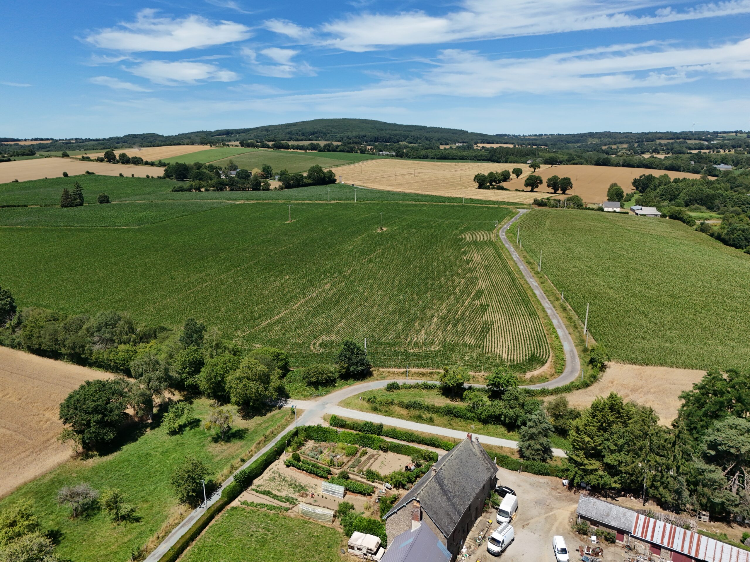 Vue aérienne par drone d’un bien immobilier en France